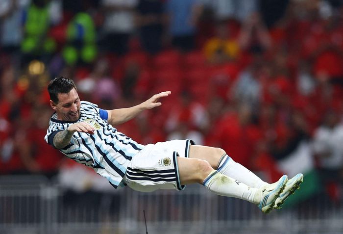  Sự lựa chọn này cũng song hành cùng phong độ bùng nổ của Messi tại World Cup 2026. Tiền đạo người Argentina đang dẫn đầu cuộc đua Chiếc giày Vàng với 8 pha lập công, đồng thời đưa đội tuyển xứ Tango tiến sâu tại giải đấu. Ảnh: Carlos Barria/Reuters. 