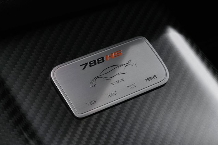  Siêu xe McLaren 788HS chỉ được sản xuất giới hạn 100 chiếc, với mức giá chưa được công bố. Phiên bản mui trần 788HS Spider cũng chỉ được phân phối 100 chiếc toàn cầu. 