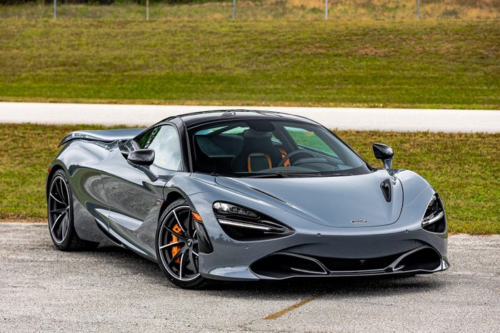  Ra mắt tại triển lãm Geneva Motor Show 2017, McLaren 720S là nền tảng để phát triển các mẫu xe hiệu năng cao như 765LT, 750S, GT... cho đến các siêu xe triệu USD như Senna, Speedtail, Elva, Sabre... 