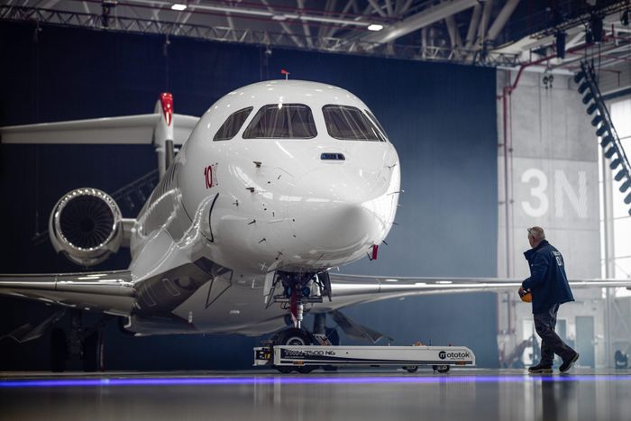 Dòng máy bay thương gia Falcon 10X vừa thực hiện chuyến bay đầu tiên hôm 19/6 tại Pháp. Ảnh: Dassault Aviation.