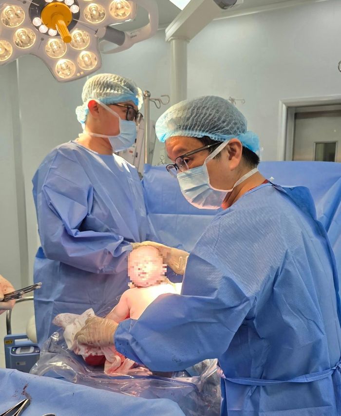  Một em bé chào đời bằng phương pháp thụ tinh trong ống nghiệm. Ảnh: BSCC. 