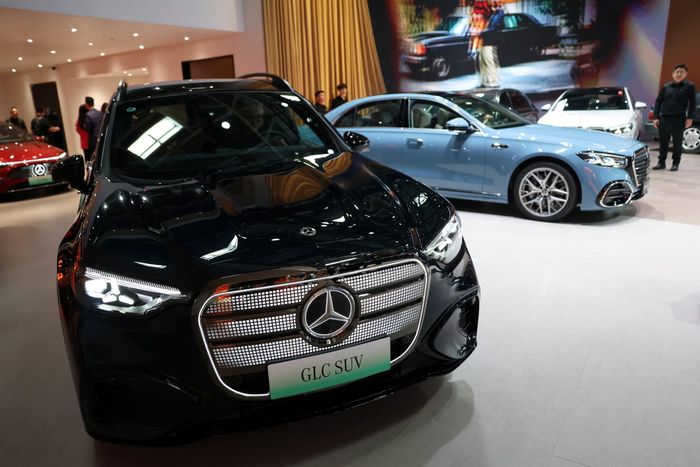 Tập đoàn Mercedes-Benz ghi nhận doanh số xe du lịch và xe van trong quý II/2026 đạt 511.900 chiếc, giảm 6% so với cùng kỳ năm ngoái. Mercedes-Benz Cars ghi nhận doanh số 417.800 xe, giảm 8% so với quý II/2025.