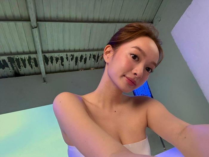  Gần đây, Kaity Nguyễn trở thành giám khảo trẻ nhất tại Liên hoan phim châu Á Đà Nẵng lần thứ IV, khi tham gia hạng mục Phim châu Á dự thi. Nữ diễn viên cho biết cô cảm thấy vừa áp lực, vừa xem đây là cơ hội học hỏi từ những nhà làm phim giàu kinh nghiệm. Cũng tại sự kiện này, Tử chiến trên không - tác phẩm có cô tham gia diễn xuất, giành giải Phim Việt Nam hay nhất. 