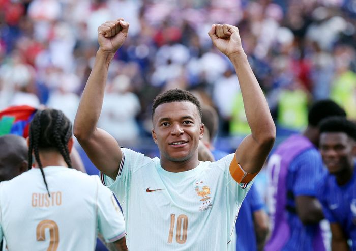 Mbappe tỏa sáng trước Morocco.