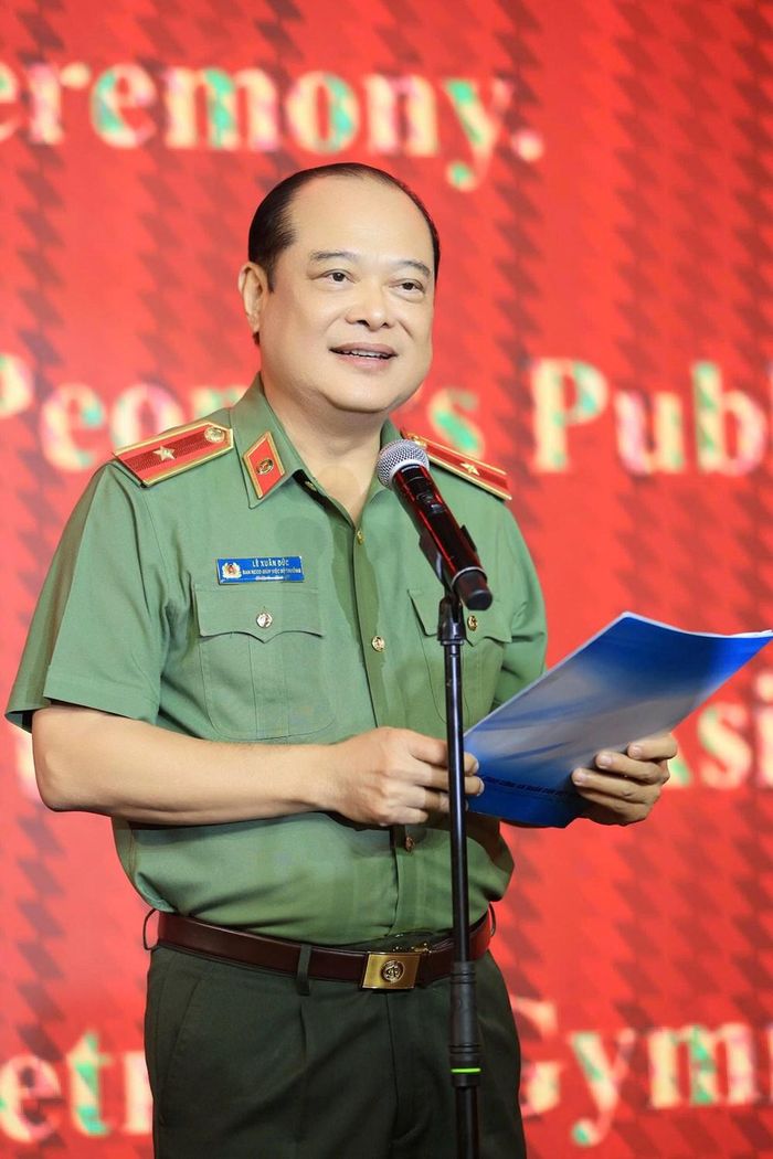 Thiếu tướng Lê Xuân Đức - Ban Nghiên cứu chuyên đề giúp việc Bộ trưởng Bộ Công an, Chánh Văn phòng Hiệp hội Thể thao CAND Việt Nam phát biểu tại Lễ khai mạc