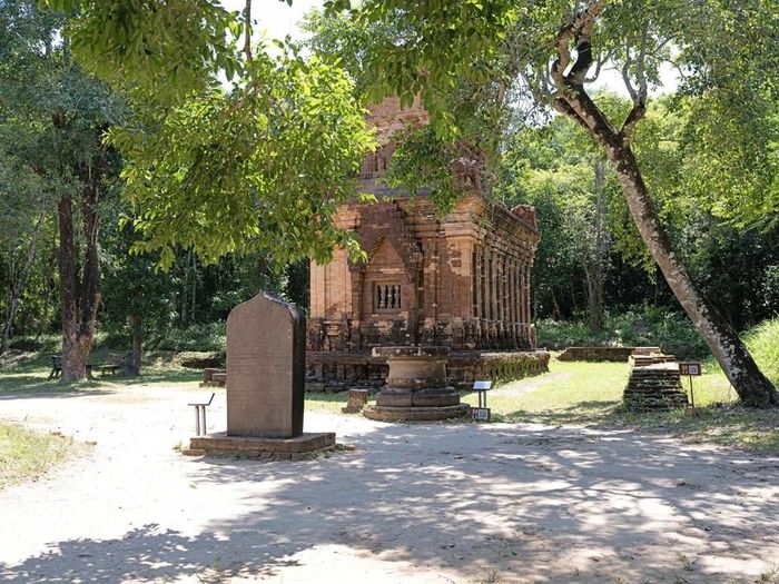 Bi ký nhóm E-Mỹ Sơn