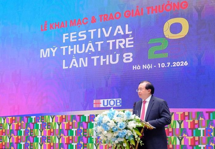 Thứ trưởng Bộ VHTTDL Tạ Quang Đông phát biểu tại Lễ khai mạc và trao giải thưởng Festival Mỹ thuật trẻ lần thứ VIII