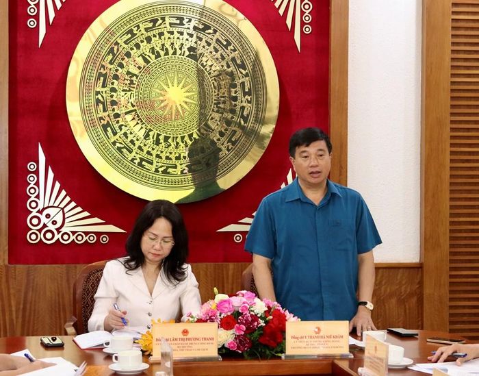 Bộ VHTTDL làm việc với tỉnh Lâm Đồng về tình hình phát triển văn hóa, thể thao và du lịch trên địa bàn trong 6 tháng đầu năm 2026; triển khai các nhiệm vụ trọng tâm và định hướng phát triển các lĩnh vực này trong giai đoạn tới