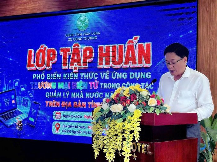 Ông Phạm Phước Trãi, Phó Giám đốc Sở Công Thương tỉnh Vĩnh Long phát biểu