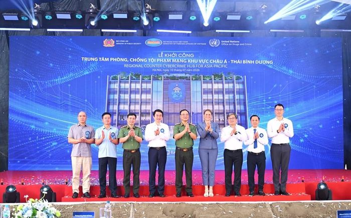 Các đại biểu dự Lễ khởi công