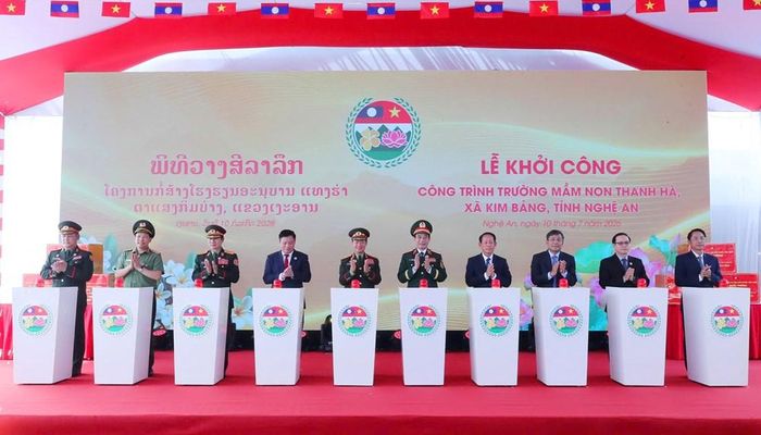 Đoàn đại biểu cấp cao Bộ Quốc phòng hai nước Việt Nam và Lào dự Lễ khởi công Công trình Trường Mầm non Thanh Hà (xã Kim Bảng) do Bộ Quốc phòng Việt Nam đầu tư xây dựng