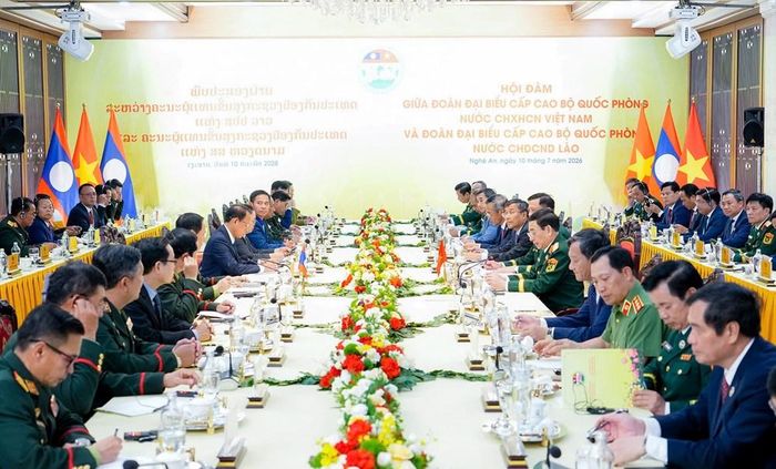 Quang cảnh hội đàm giữa Đoàn đại biểu cấp cao Bộ Quốc phòng Việt Nam và Đoàn đại biểu cấp cao Bộ Quốc phòng Lào