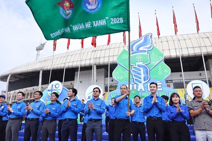 Đồng chí Nguyễn Tiến Hưng, Phó Chủ tịch Trung ương Hội Sinh viên Việt Nam, Bí thư Thành đoàn Hà Nội phát động chiến dịch tình nguyện "Mùa hè xanh" 2026. Ảnh: Minh Đức – TTXVN