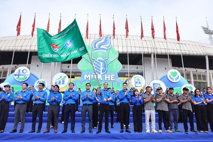 Đồng chí Nguyễn Tiến Hưng, Phó Chủ tịch Trung ương Hội Sinh viên Việt Nam, Bí thư Thành đoàn Hà Nội phát động chiến dịch tình nguyện "Mùa hè xanh" 2026. Ảnh: Minh Đức – TTXVN
