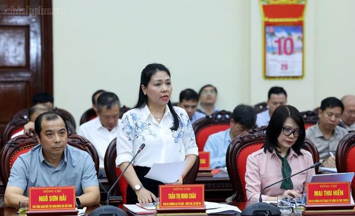 Phó Vụ trưởng Vụ Tổ chức - Biên chế, Bộ Nội vụ Trần Thị Minh Châu phát biểu - Ảnh: VGP/Đức Tuân