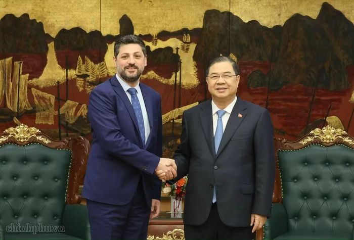 Phó Thủ tướng Thường trực Chính phủ Phạm Gia Túc tiếp ông Maroun Kairouz, Giám đốc điều hành Diễn đàn Kinh tế Thế giới tại Việt Nam. (Ảnh: VGP)