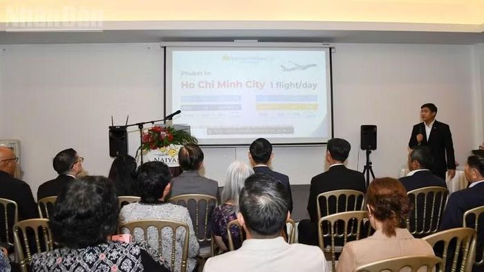 Các đường bay kết nối Việt Nam và Thái Lan của Vietnam Airlines được giới thiệu tại diễn đàn. (Ảnh: XUÂN SƠN)