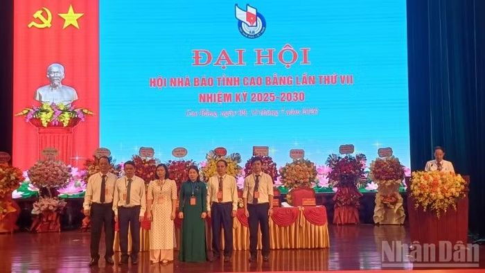 Ban Chấp hành Hội Nhà báo tỉnh Cao Bằng ra mắt Đại hội và khẳng định quyết tâm hoàn thành tốt các mục tiêu, nhiệm vụ đã đề ra.