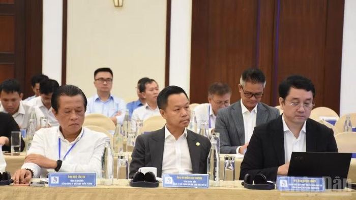 Các đại biểu dự hội thảo.