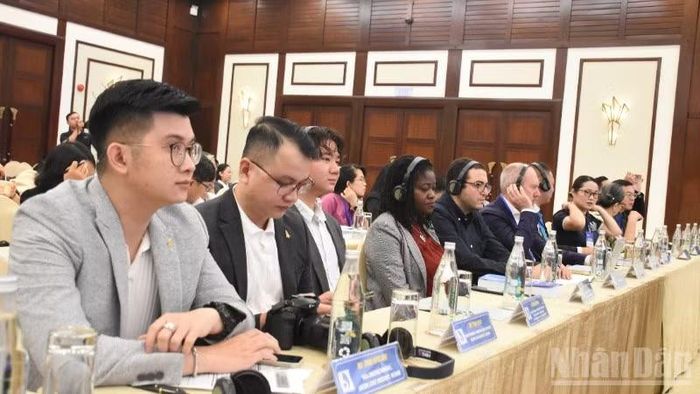 Các đại biểu quốc tế tham dự hội thảo.