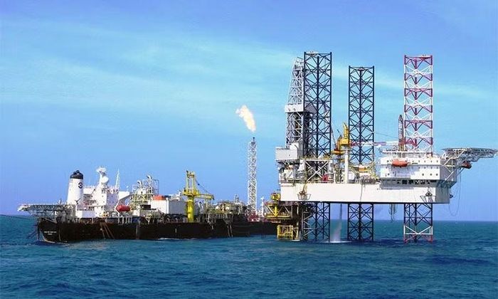 Petrovietnam vận hành hệ thống giám sát dữ liệu lớn tại một công trình dầu khí trên biển.