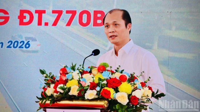 Ủy viên Ban Thường vụ Thành ủy, Phó Chủ tịch Ủy ban nhân dân thành phố Đồng Nai Nguyễn Tuấn Anh phát biểu tại lễ khởi công dự án đường ĐT 770B.