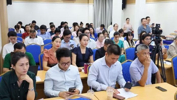 Đại biểu tham dự tọa đàm.