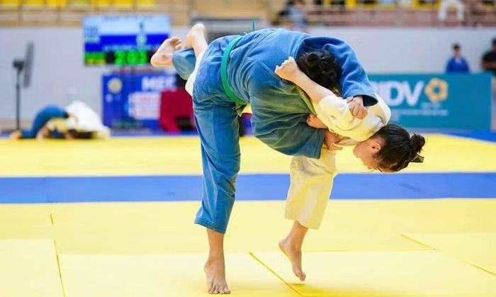 Nhiều trận đấu của nữ diễn ra với trình độ chuyên môn cao.