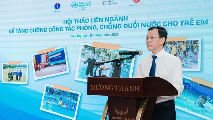  Thứ trưởng Y tế Nguyễn Trí Thức phát biểu tại hội thảo. 