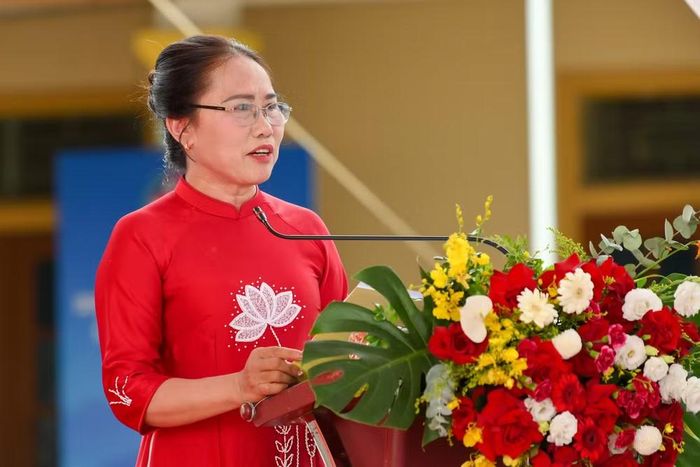 Cô giáo Trần Thị Tuyết, Hiệu trưởng Trường mầm non Thanh Hà phát biểu tại buổi lễ.