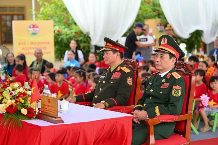 Đại tướng Phan Văn Giang và Đại tướng Khamliang Outhakaysone tại Lễ khởi công Trường mầm non Thanh Hà.