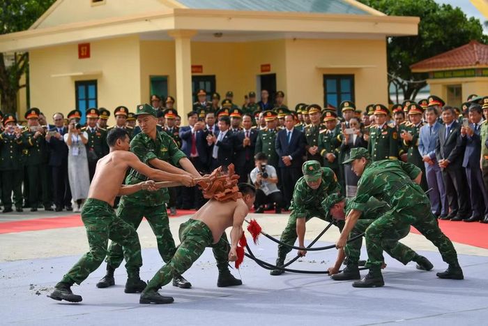 Trình diễn võ thuật của lực lượng biên phòng.