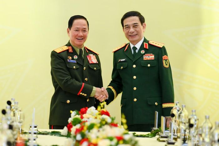 Đại tướng Phan Văn Giang và Đại tướng Khamliang Outhakaysone tại sự kiện.