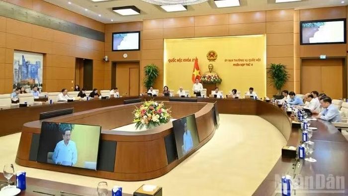 Phiên họp thứ 4 của Ủy ban Thường vụ Quốc hội. (Ảnh: THỦY NGUYÊN)