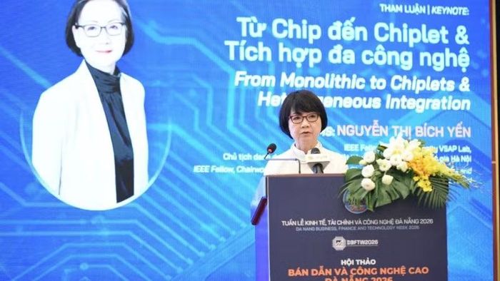 Các diễn giả trình bày tham luận tại hội thảo.