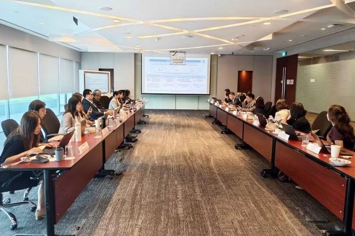 Trong quá trình trao đổi, hai bên tập trung chia sẻ với Cơ quan Thuế Singapore (IRAS) về cơ chế quản trị dự án của IRAS.