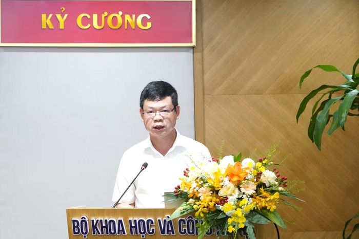 Giám đốc Quỹ Đổi mới công nghệ quốc gia Bùi Quang Minh trình bày phương án tại hội thảo.