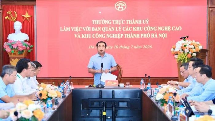 Quang cảnh buổi làm việc chiều 10/7.