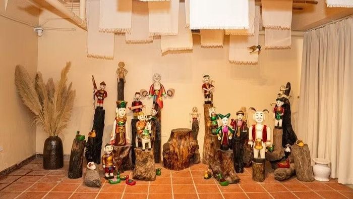Góc trưng bày rối tại CADAO Collective.
