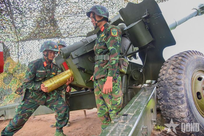  Thực hành nạp đạn, liều phóng bảo đảm an toàn, đúng quy trình kỹ thuật.