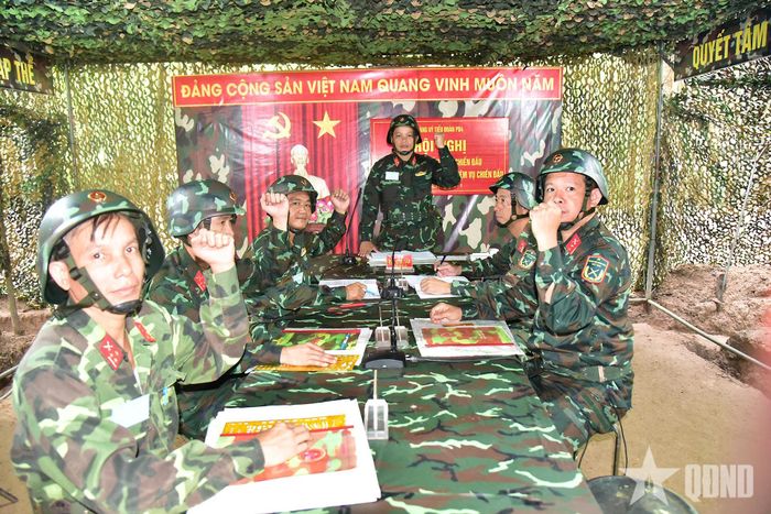  Quán triệt nghị quyết lãnh đạo, triển khai công tác Đảng, công tác chính trị trong diễn tập. 
