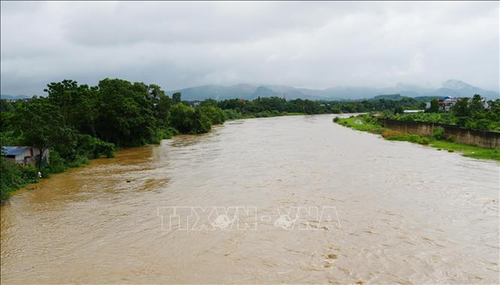 Nước sông Cầu tại khu vực cầu Bến Tượng, trung tâm tỉnh Thái Nguyên sáng 10-7.