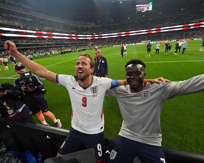 Bukayo Saka (phải), Harry Kane và đội tuyển Anh đã sẵn sàng cho trận tứ kết với Na Uy. Ảnh: Ian Robles/Eyepix Group/Shutterstock