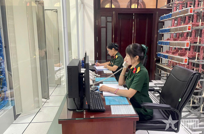 Thường xuyên thực hiện nghiêm túc mô hình "ca trực kiểu mẫu" bảo đảm thông tin liên lạc thông suốt.