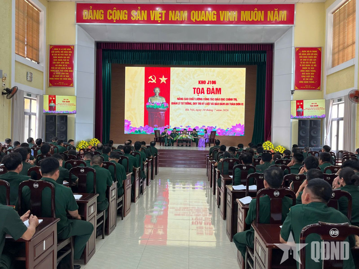 Quang cảnh tọa đàm.