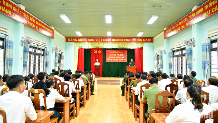 Quang cảnh khai mạc. 