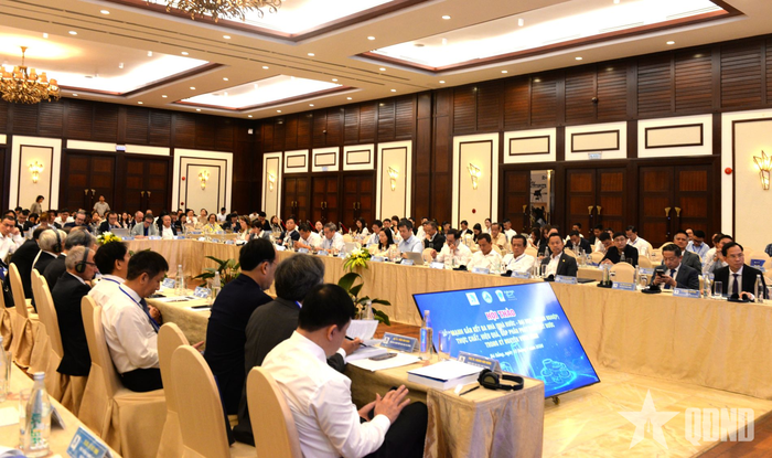  Các đại biểu dự hội thảo. 