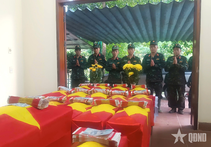 Những hài cốt liệt sĩ vừa được quy tập tại nhà quàn của Đội Tìm kiếm, quy tập hài cốt liệt sĩ, Bộ CHQS tỉnh Tuyên Quang.
