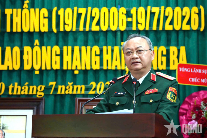 Thiếu tướng Hoàng Văn Sỹ, Tư lệnh Binh đoàn 15 phát biểu tại buổi lễ.