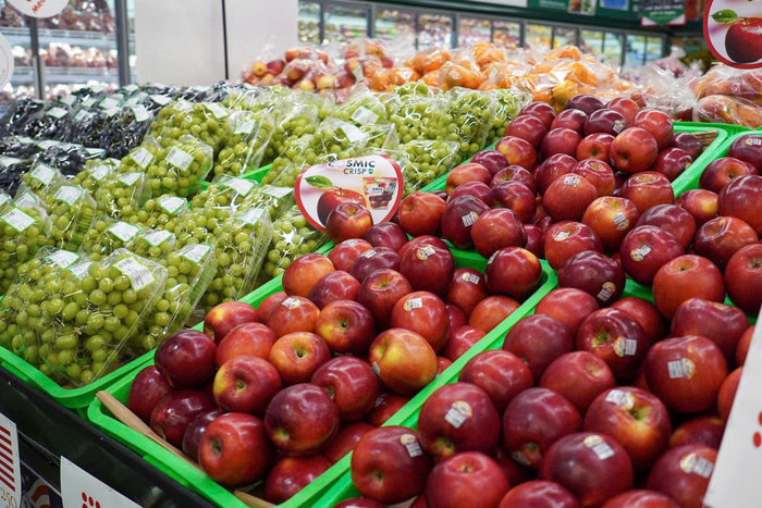 Hoa quả nhập từ Mỹ được bày bán trong MM Mega Market. Ảnh: Đại sứ quán Mỹ tại Việt Nam